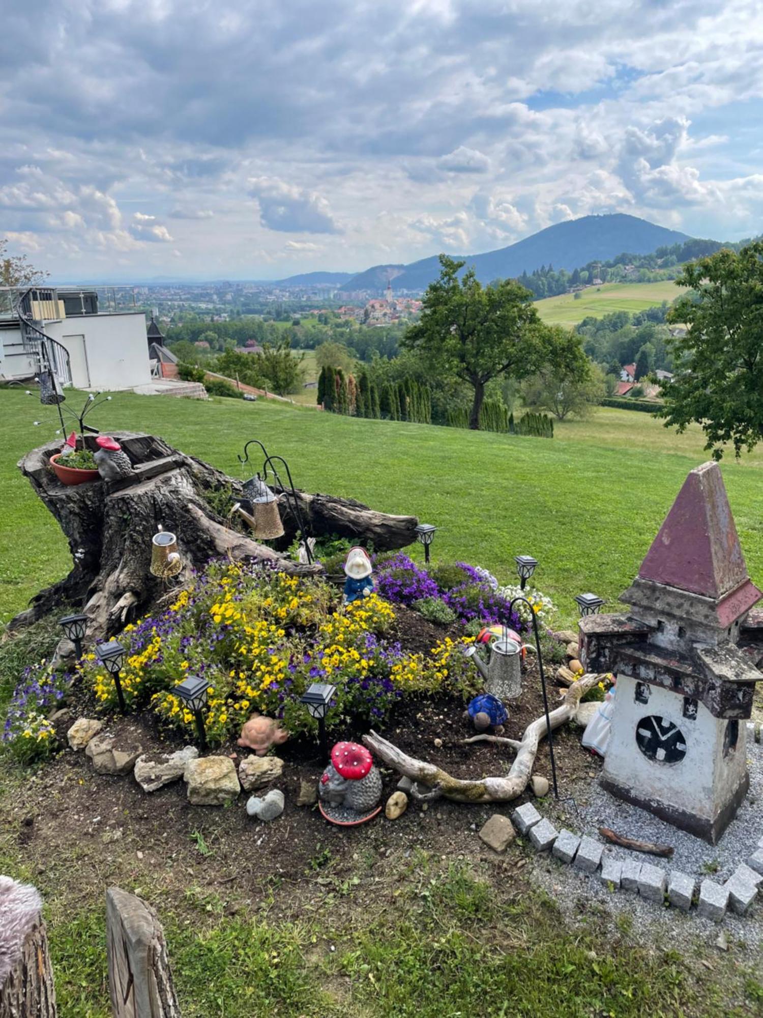 Uriges Mit Blick Auf Apartment